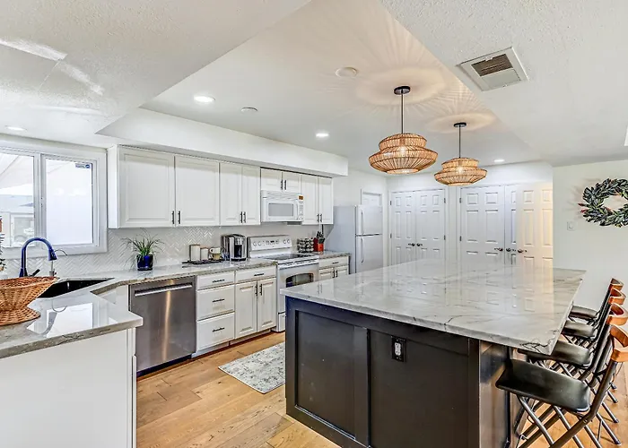 Holiday home Mulberry Residence, With Heated Pool, Sleeps 15, Pet Friendly Scottsdale