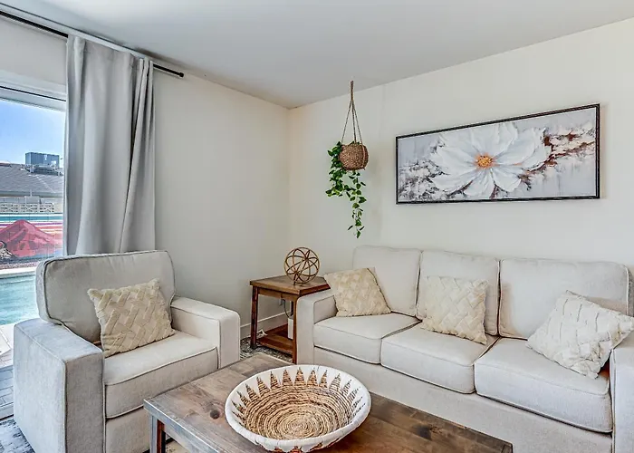 Holiday home Mulberry Residence, With Heated Pool, Sleeps 15, Pet Friendly