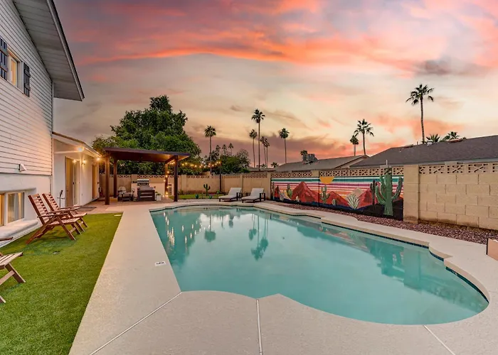 Holiday home Mulberry Residence, With Heated Pool, Sleeps 15, Pet Friendly