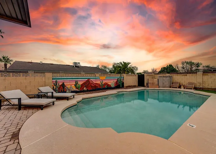 Mulberry Residence, With Heated Pool, Sleeps 15, Pet Friendly *